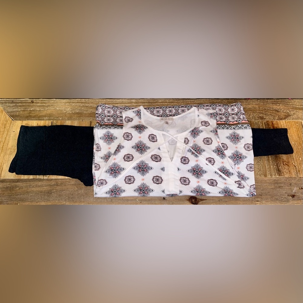 2 Piece Set: Lila Rose Tie Front Top & Cotton:On Ribbed Leggings.